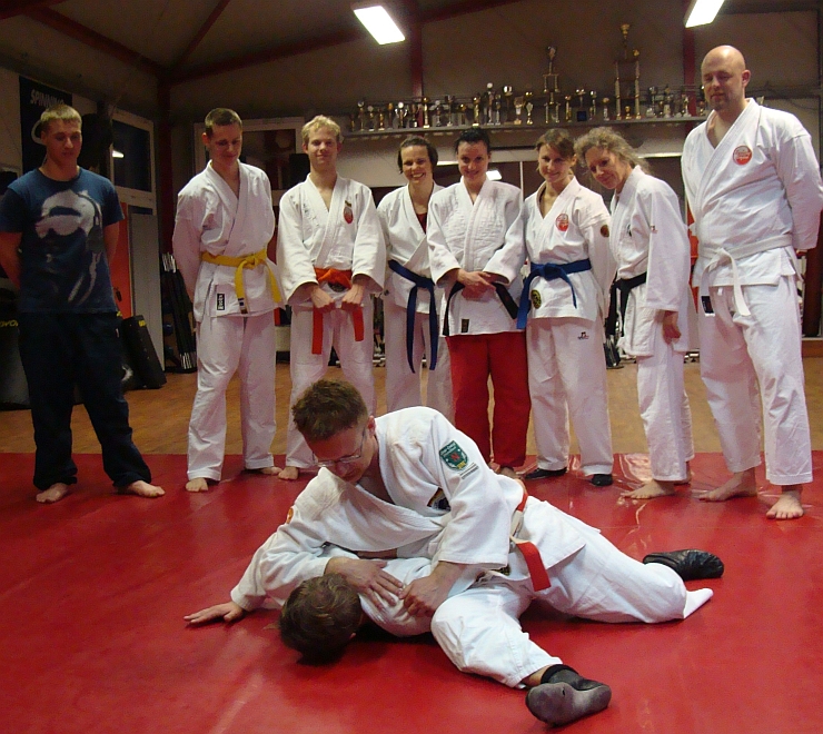 Read more about the article Aus Karate mach’ Jiu-Jitsu